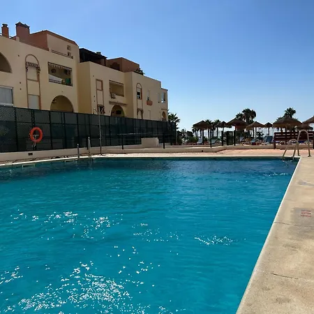 Apartment Vista Marina Con Piscina Todo El Ano *